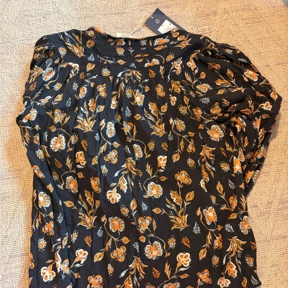 Universal Thread Black and Orange Floral Blouse - Picture 2 of 3